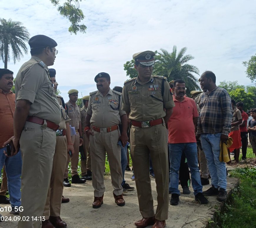 मजरा नव्वन गरेठी का डीएम व एसपी ने किया भ्रमण,  शोकाकुल परिवार को बंधाया ढांढस