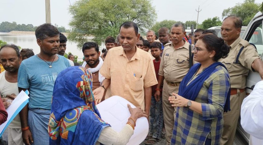 सरयू नदी की बाढ का पानी गांवों में घुसा तहसील प्रशासन ने बाढ की विभीषिका से निपटने के लिए कमर कसी