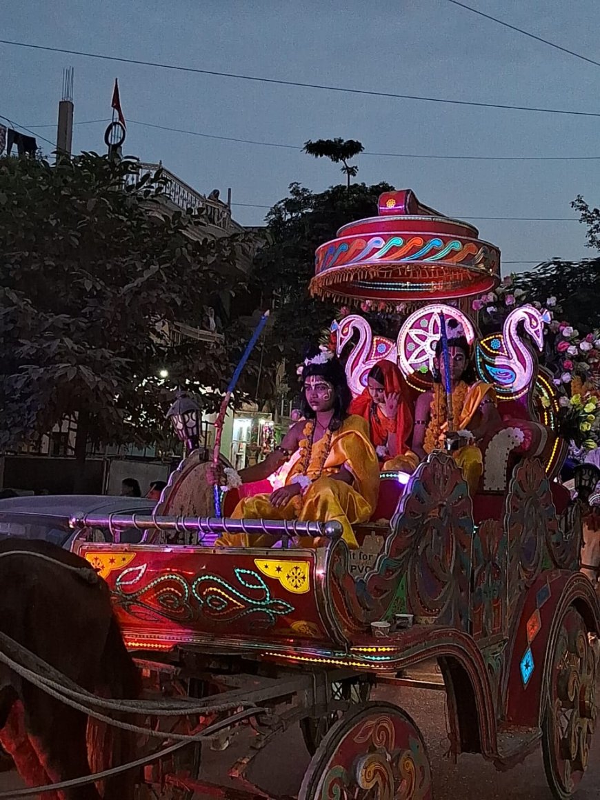 महर्षि वाल्मिकी जयंती के अवसर पर नगर में निकाली गई भव्य शोभा यात्रा