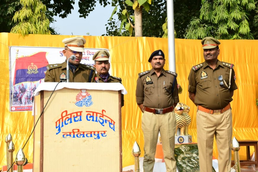 रिज़र्व पुलिस लाइन्स में पुलिस झंडा दिवस के शुभ अवसर पर एसपी  द्वारा पुलिस - ध्वजारोहण कर, पुलिस ध्वज की गरिमा बनाये रखने हेतु प्रेरित किया गया।