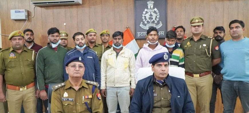 मोबाइल छीनने वाले गिरोह का इटावा पुलिस ने किया पर्दाफाश 