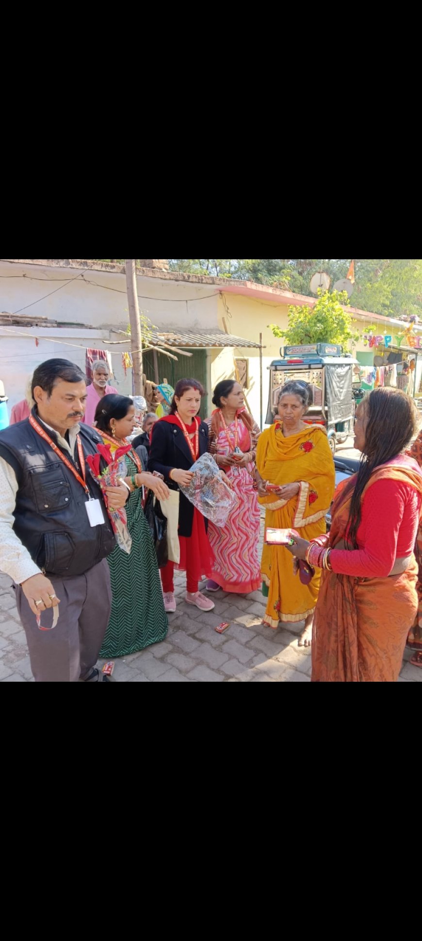 बृजवासी गौ सेना-भारत ने बा ते गर्म वस्त्र