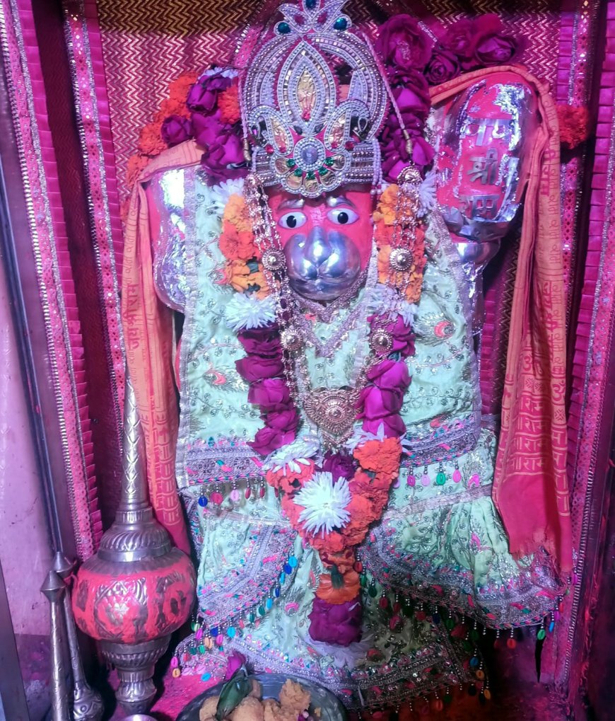 शिव शक्ति ओम मंदिर में भक्तों ने चोला चढ़ाकर किया पाठ