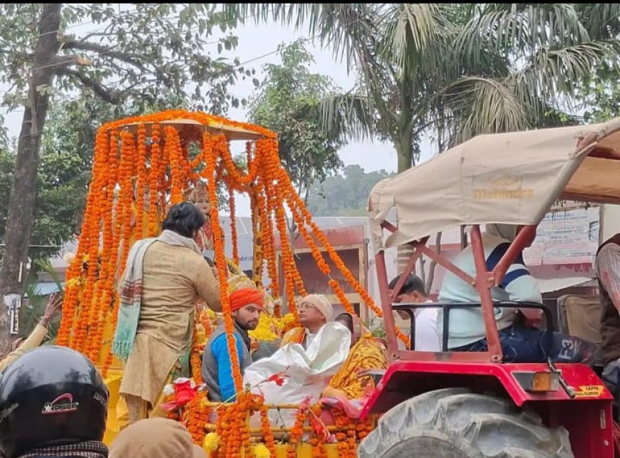 फतेहपुर मे भक्तो द्वारा निकाली गई केदारनाथ की प्राण प्रतिष्ठा के तीसरे दिन डीजे के साथ भव्य शोभायात्रा