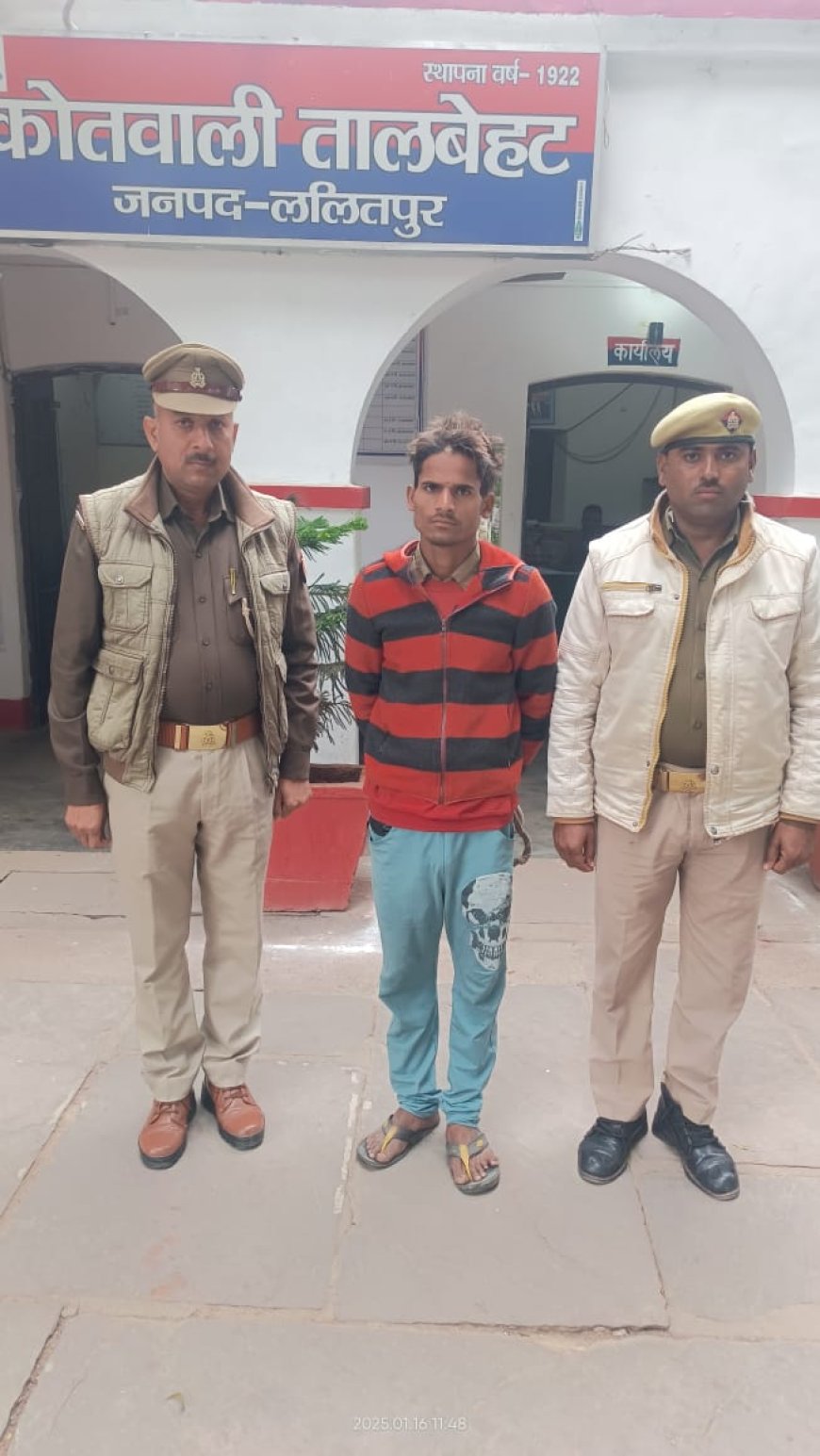 थाना तालबेहट पुलिस द्वारा एक नफऱ वारंटी अभियुक्त को किया गिरफ्तार।