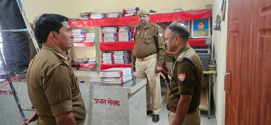 पुलिस अधीक्षक चित्रकूट द्वारा थाना रैपुरा का किया गया आकस्मिक निरीक्षण