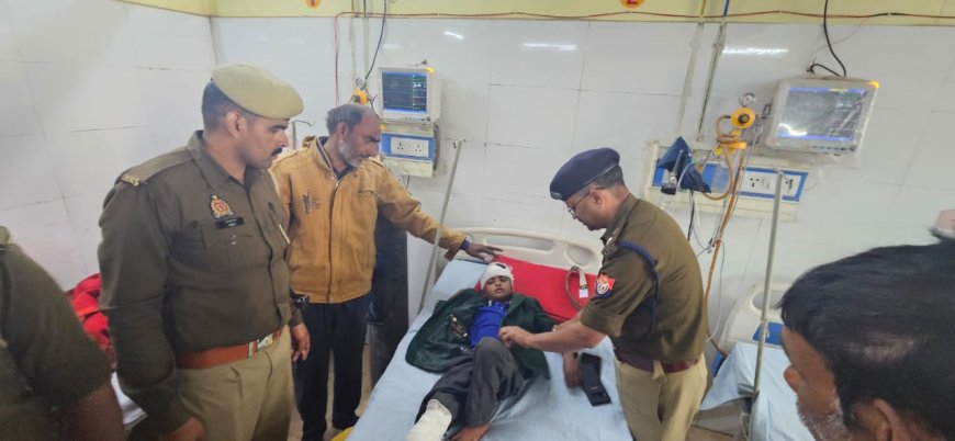 पुलिस अधीक्षक चित्रकूट द्वारा जारो माफी मारकुण्डी में हुई दुर्घटना में घायल छात्र/छात्राओं को जिला अस्पताल में भर्ती कराया गया तथा उचित इलाज हेतु सीएमएस से वार्ता की गयी।