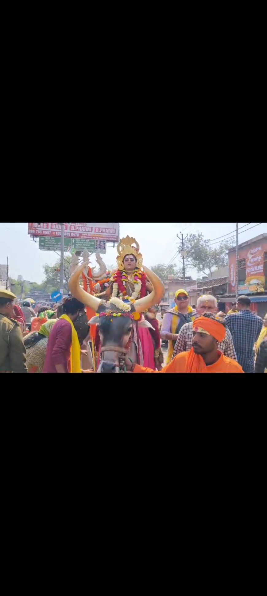 बड़े ही धूमधाम से निकल गई शिव बारात मथुरा