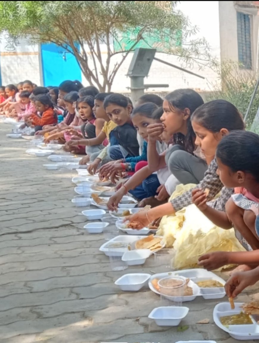 श्रीमद् भागवत कथा के समापन उपरान्त विशाल भंडारे का आयोजन