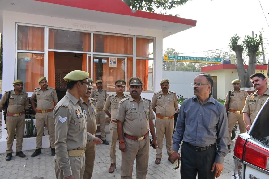 पुलिस अधीक्षक चित्रकूट द्वारा थाना राजापुर का आकस्मिक निरीक्षण किया गया