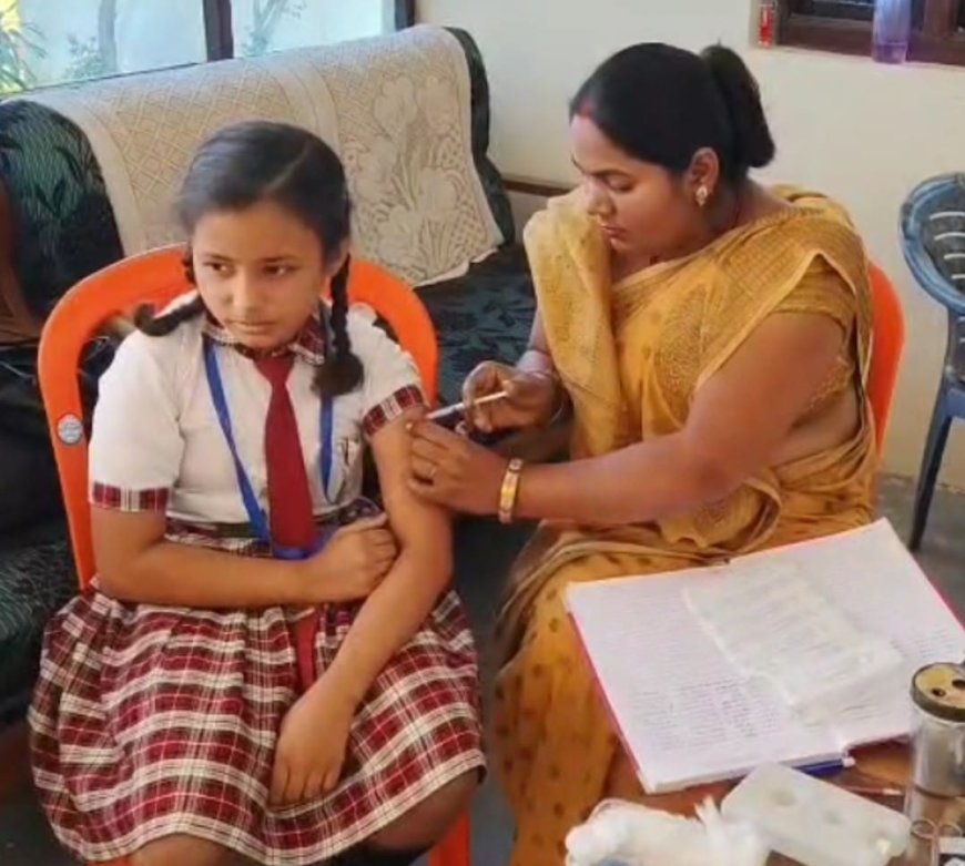 अंबुज एकेडमी पचलड़ी में स्वास्थ्य विभाग द्वारा टीकाकरण शिविर आयोजित