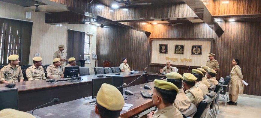 पुलिस अधीक्षक की अध्यक्षता में न्यायालय में मुकदमों में शीघ्र सजा कराने व सम्मन/वारण्टी की तामिला कराने हेतु पैरवी का कार्य देख रहे अधिकारी/कर्मचारियों के साथ गोष्ठी की गयी