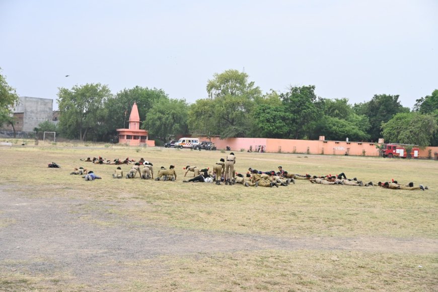 पुलिस अधीक्षक चित्रकूट की अध्यक्षता में चित्रकूट इण्टर कॉलेज के मैदान पर मॉकड्रिल/अभ्यास आयोजित कराया गया।