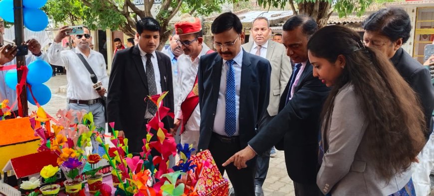 राष्ट्रीय लोक अदालत का आयोजन  राकेश कुमार त्रिपाठी, जनपद न्यायाधीश/अध्यक्ष, जिला विधिक सेवा प्राधिकरण चित्रकूट की अध्यक्षता में किया गया।