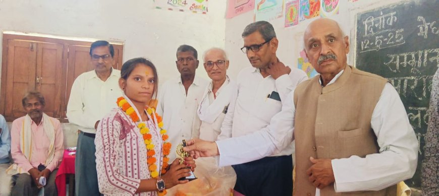 लक्ष्य टीम द्वारा लोधी समाज के छात्र-छात्राओं को किया गया सम्मानित