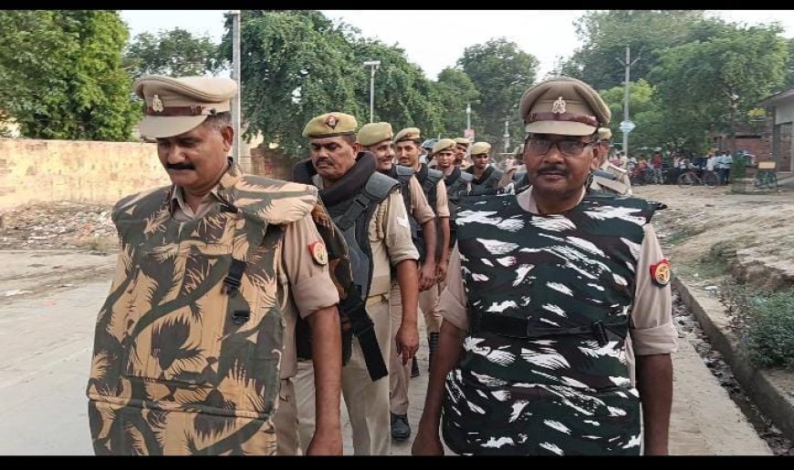 कोतवाली बदोसरांय पुलिस व पी ए सी के जवानों ने श्रीकोटवाधाम में पैदल मार्च निकालकर नागरिकों को सुरक्षा का एहसास दिलाया