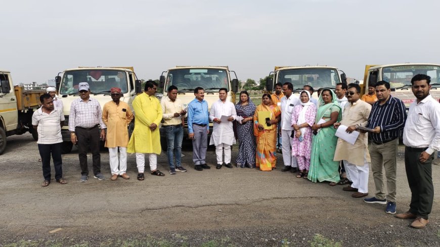 महापौर, निगम अध्यक्ष एवं नगर निगम आयुक्त के उपस्थिति कचरा संग्रहण करने वाले वाहनो का हुआ भौतिक सत्यापन