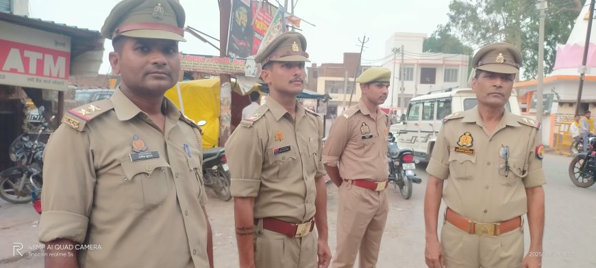 चित्रकूट पहाड़ी पुलिस  शांति एवं सुरक्षा व्यवस्था सुदृढ़ बनाये रखने हेतू पहाड़ी पुलिस ने पैदल गस्त कर संदिग्ध वाहनो/व्यक्तियों की चेकिंग की गयी