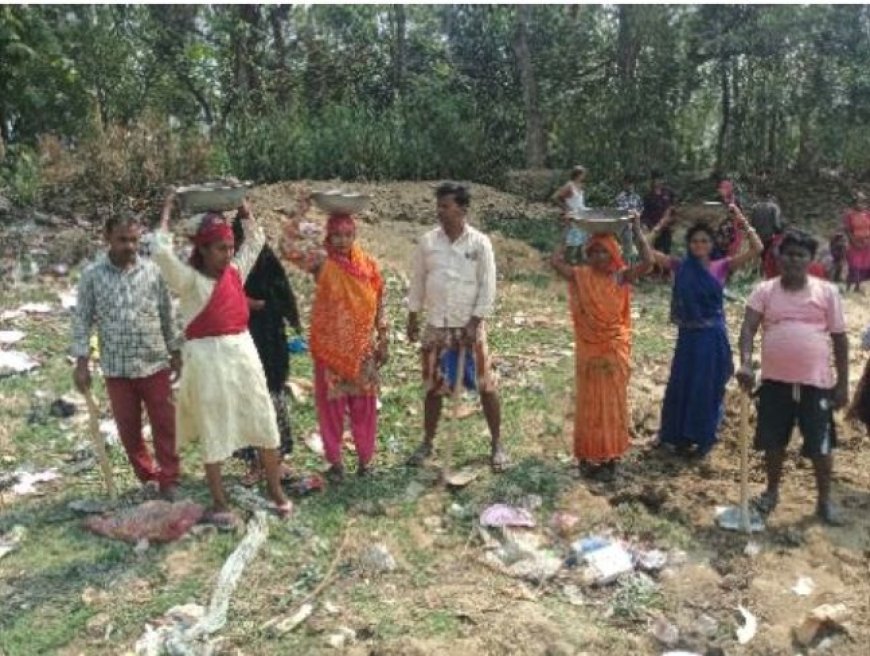 मनरेगा में खुला बड़ा भ्रष्टाचार अचकवापुर ग्राम पंचायत में एक ही फोटो से 15 मास्टर रोल 142 मजदूरों के नाम पर हेरा फेरी