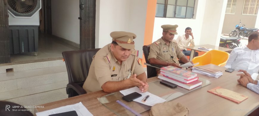 थाना पहाड़ी में संपूर्ण समाधान दिवस थाना प्रभारी द्वारा आयोजन किया गया ।