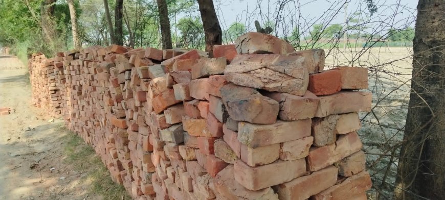 खड़ंजे मे झांवा ईंट का खुले आम किया जा रहा प्रयोग,जिम्मेदार मौन