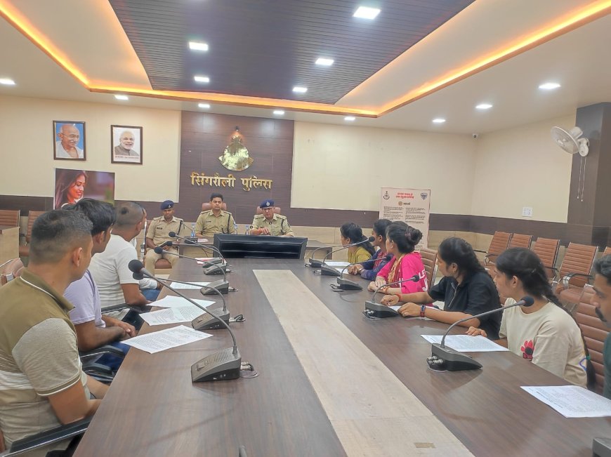 आरक्षक भर्ती-2024 के अंतर्गत चयनित 14 नव आरक्षकों को आज आवश्यक दस्तावेज सत्यापन की प्रक्रिया पूर्ण होने के उपरांत नियुक्ति पत्र प्रदान किए गए।