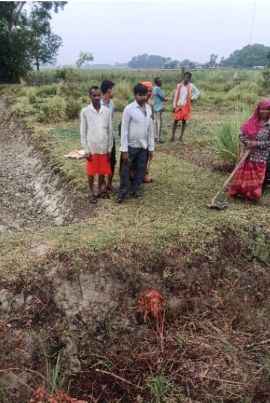 मनरेगा में खुला बड़ा भ्रष्टाचार महादेव हरि नगर में ग्राम पंचायत में एक ही फोटो से चार मास्टर रोल 33 मजदूरों के नाम पर हेरा फेरी