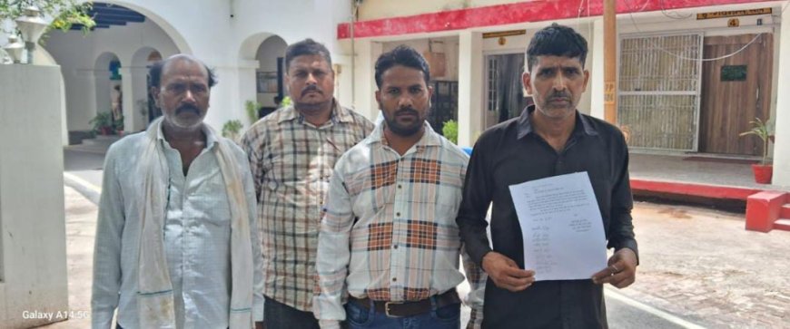 जल निकासी की समस्या को लेकर ग्राम चौथ के ग्रामीणों ने सिटी मजिस्ट्रेट को सौपा ज्ञापन