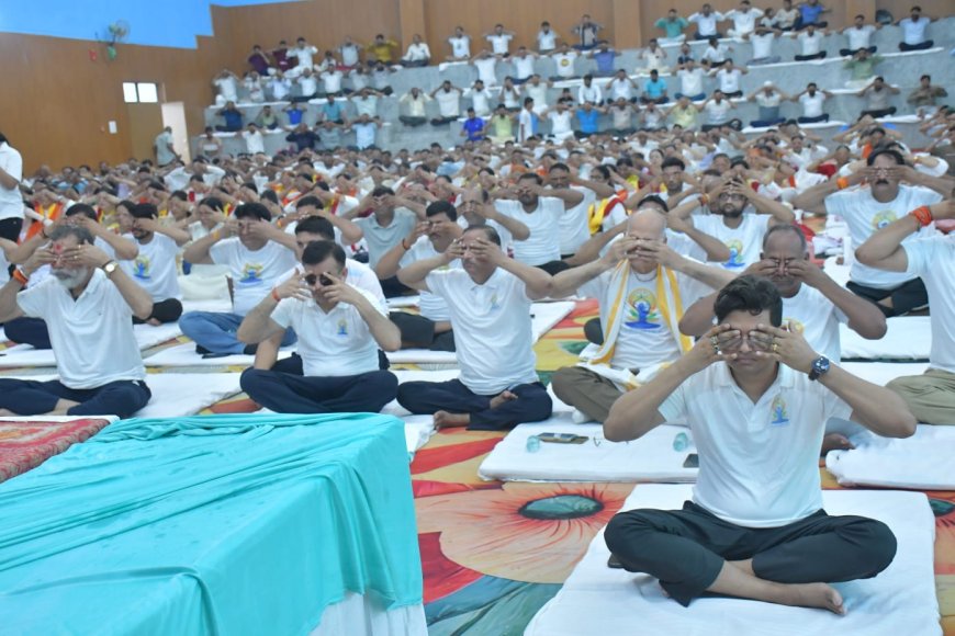 11वाँ अंतर्राष्ट्रीय योग दिवस एक पृथ्वी,एक स्वास्थ्य मनाया गया