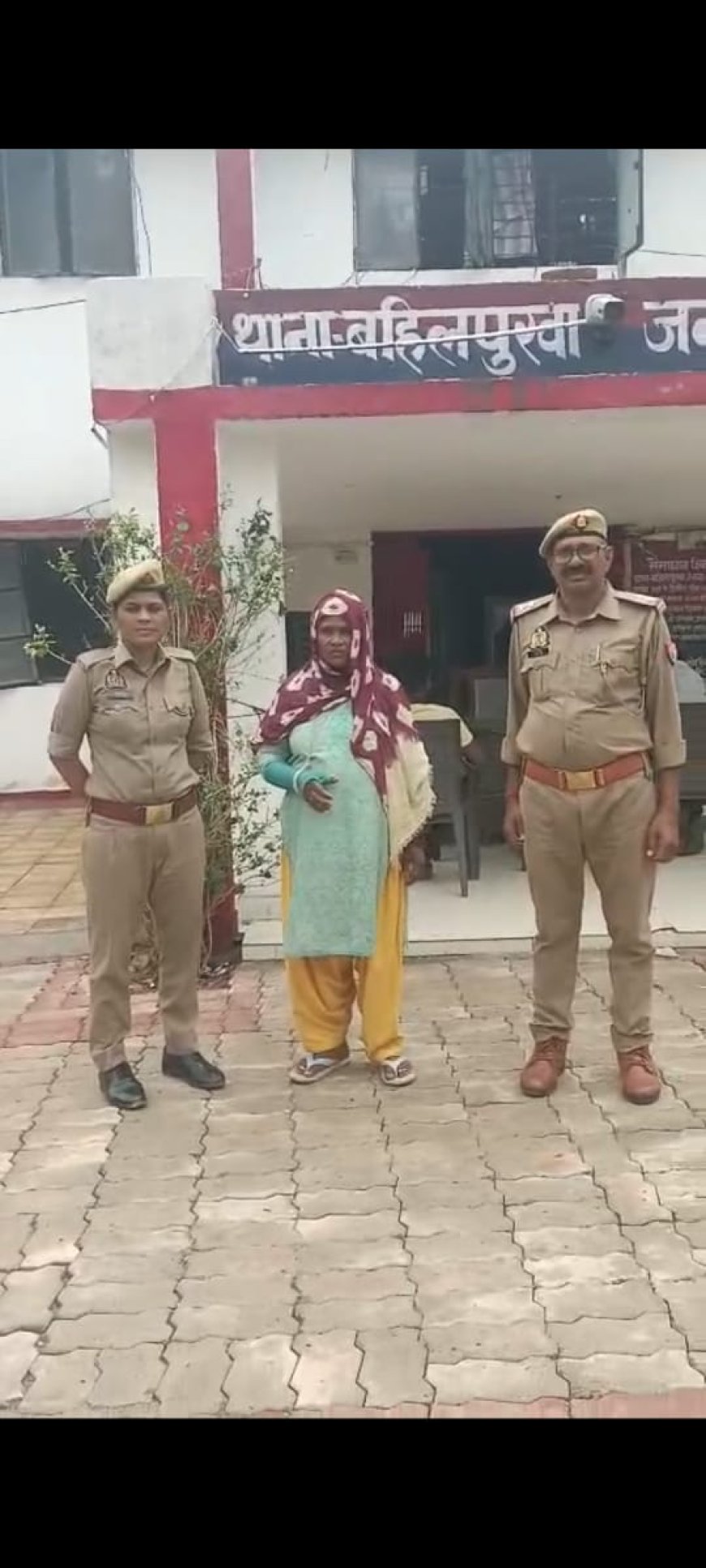 चित्रकूट पुलिस ने 04 वारण्टी अभियुक्तों एवं 01 वांछित अभियुक्ता को किया गिरफ्तार