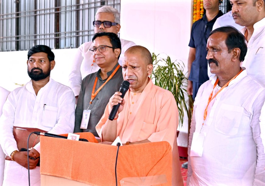 भदोही में CM योगी नें मीडिया बंधुओ से की बातचीत