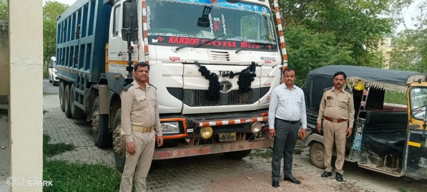 बिना नंबर प्लेट दौड़ते माल वाहनों पर चला प्रशासन का डंडा, 18 चालान, 3 वाहन सीज़