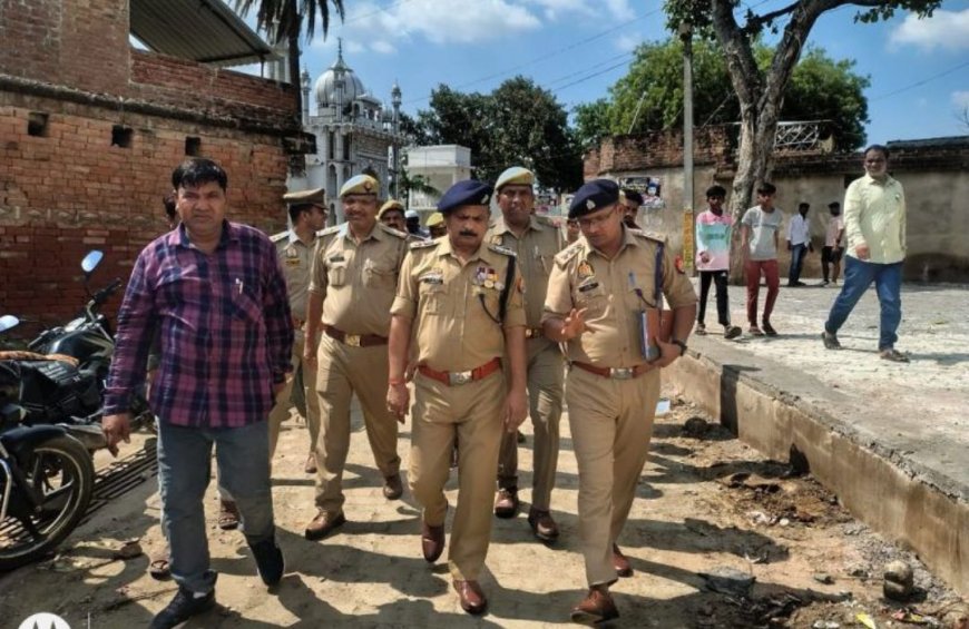 मोहर्रम के त्योहार को देख पुलिस अधीक्षक ने किया रूट मार्च