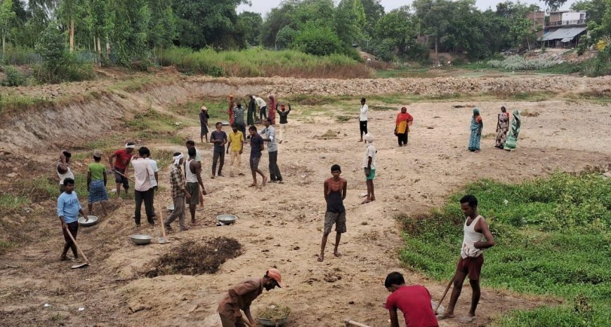 मनरेगा कार्यों से श्रमिकों को गांव में मिला काम आर्थिक स्थिति सुदृढ हो रही है