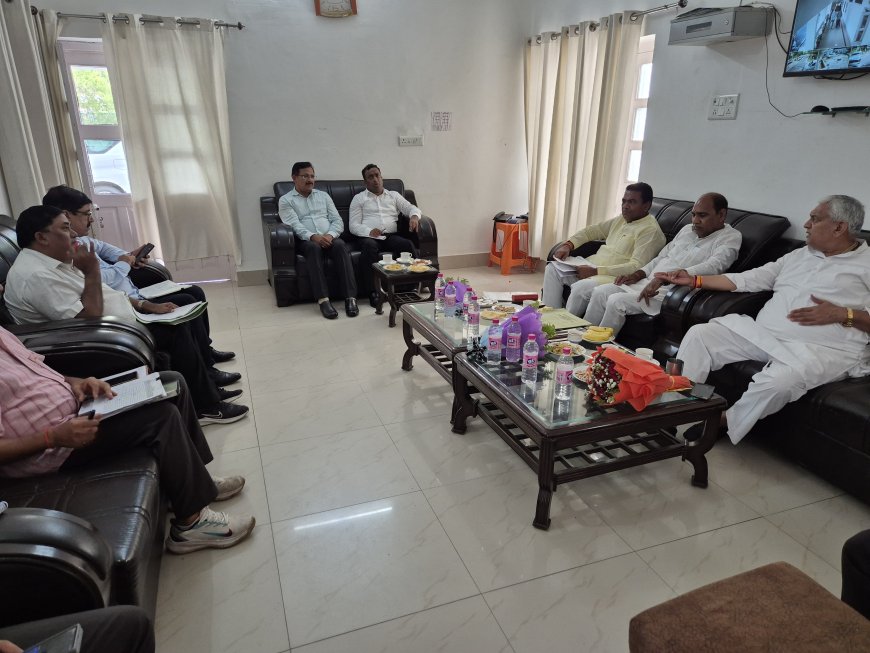 जनपद में विद्युत आपूर्ति व्यवस्था के सुदृढ़ीकरण को लेकर हुई उच्चस्तरीय बैठक