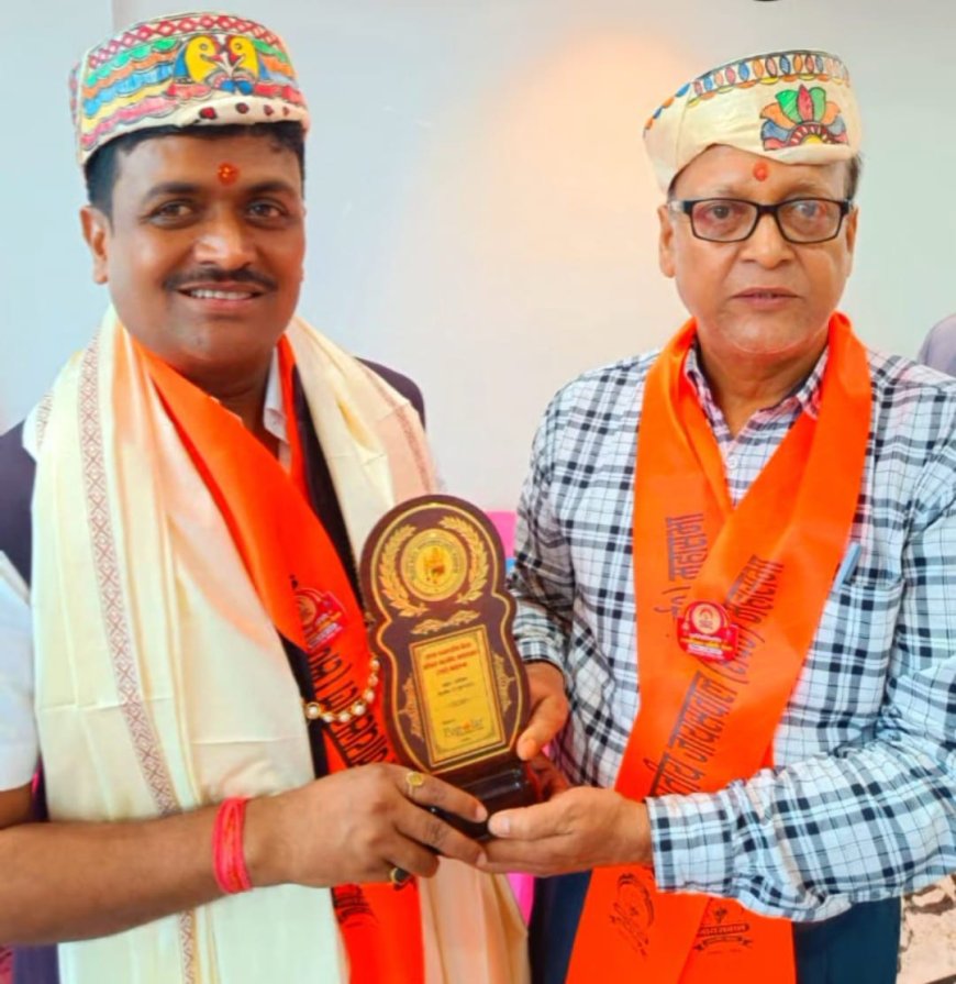 नेपाल के खेल कूद एवं समाज कल्याण मंत्री प्रमोद जायसवाल ने वरिष्ठ पत्रकार डॉ अरविन्द वर्मा को किया सम्मानित, बधाईयों का लगा तांता