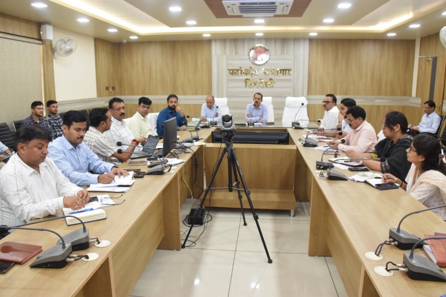 कलेक्टर ने की समयावधि पत्रो की समीक्षा राजस्व अधिकारीफॉर्मर रजिस्ट्री के कार्य में लाये तेजी:- श्री शुक्ला सभी विद्यालय निर्धारित समय खुले, छात्रो को शत प्रतिशत विद्यालयो में कराये प्रवेश