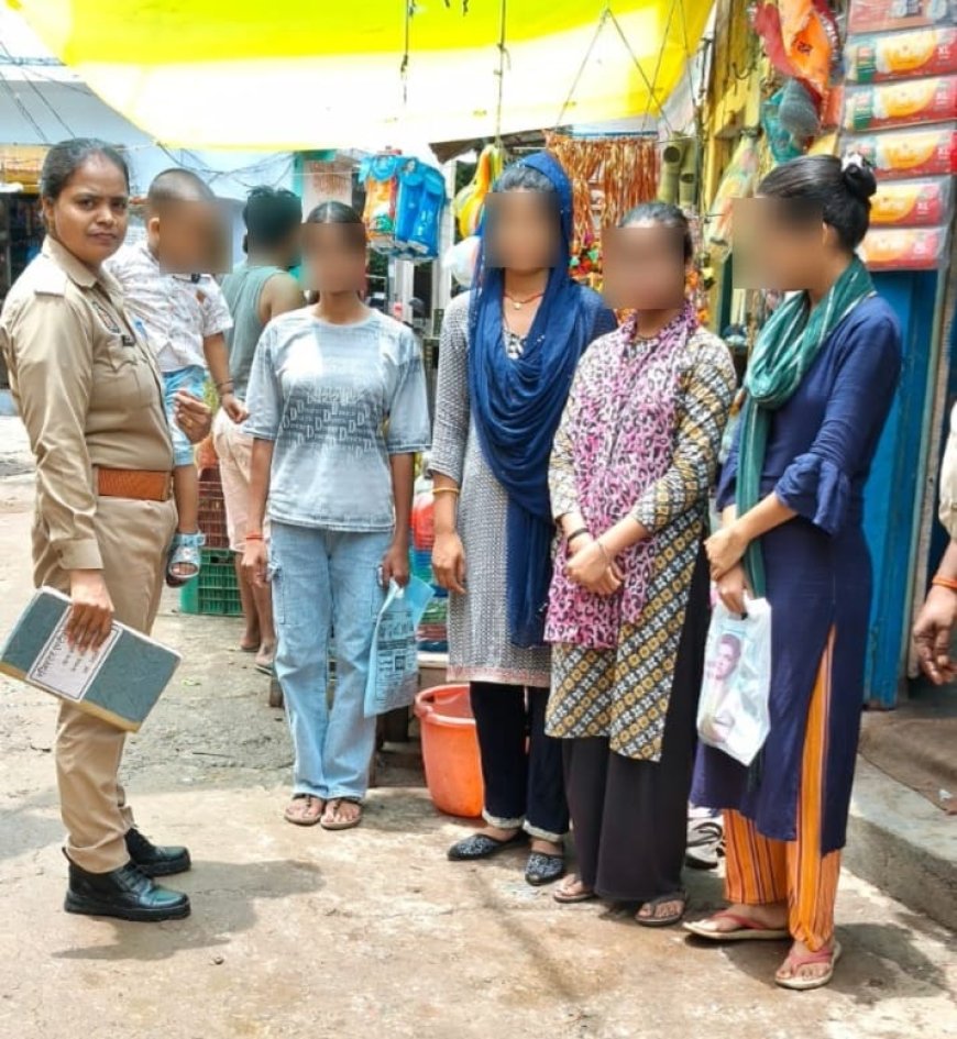महिला पुलिस द्वारा मिशन शक्ति अभियान के तहत महिलाओं व बालिकाओं को किया गया जागरूक