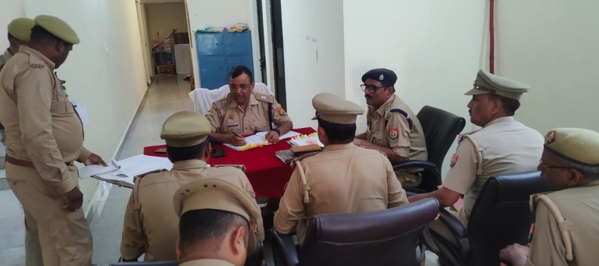 अपर पुलिस अधीक्षक चित्रकूट द्वारा सर्किल राजापुर के थानों (थाना राजापुर,थाना रैपुरा,थाना पहाड़ी,) के समस्त विवेचकों का अर्दली रूम थाना रैपुरा में किया गया