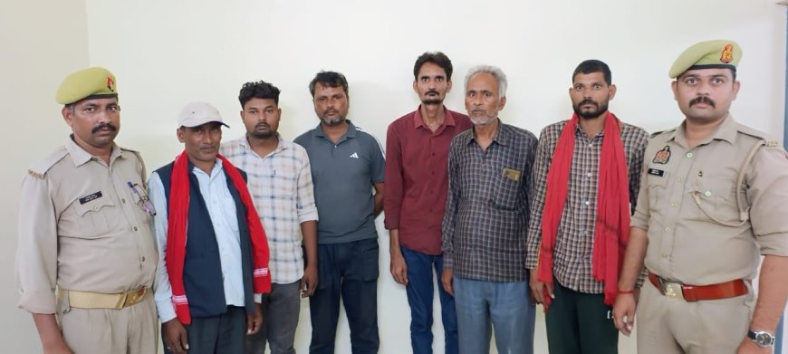 चित्रकूट पुलिस टीम ने 10 जुआरियों को जुआ खेलते हुये गिरफ्तार किया