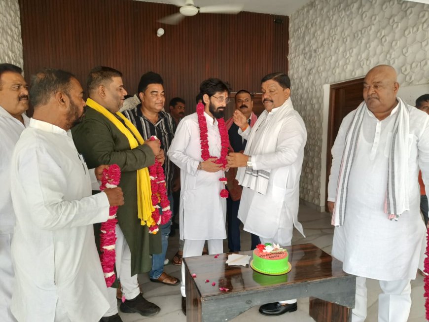 सपा नेता अन्नू पन्डित का जन्म दिन मनाया गया