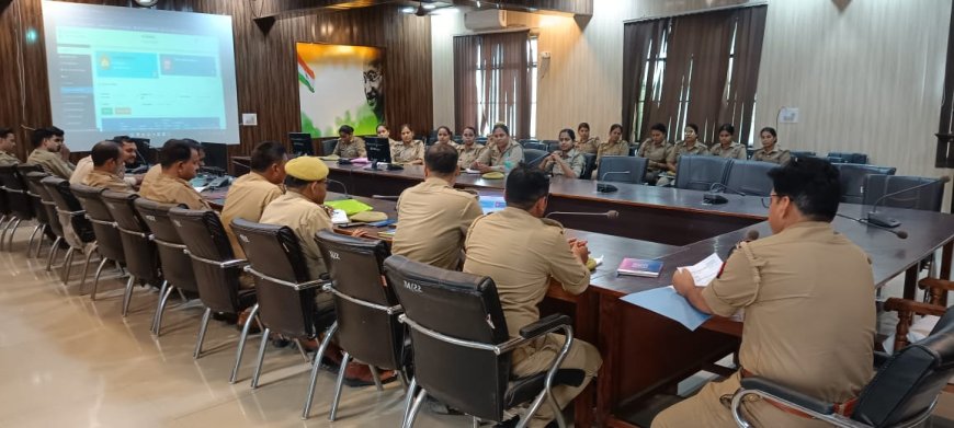 क्षेत्राधिकारी यातायात की अध्यक्षता में पुलिस कार्यालय स्थित राघव प्रेक्षागार में साइबर जागरुकता के सम्बन्ध में बैठक आयोजित की गई।