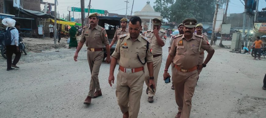 श्रावण मास/कांवड यात्रा के दृष्टिगत अपर पुलिस अधीक्षक चित्रकूट के नेतृत्व में थाना राजापुर पुलिस ने कस्बा राजापुर में पैदल गस्त कर संदिग्ध वाहनो/व्यक्तियों की चेकिंग की गयी