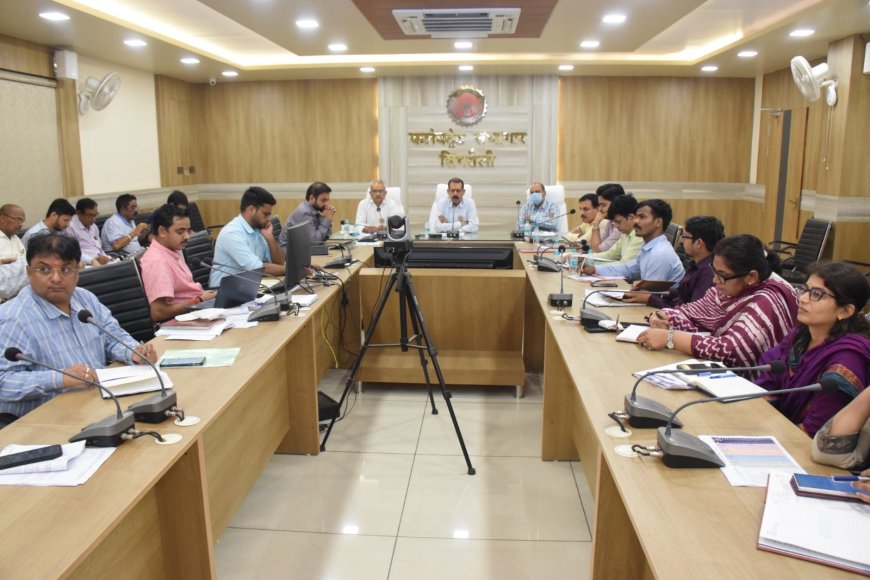 बच्चो को दिये जाने वाले मध्यान भोजना गुणवत्ता पूर्ण रहे आगनवाड़ी कार्यकर्ता गर्भवती एवं धात्री महिलाओ के घर अनिवार्य रूप से पोषण आहार उपलंब्ध करायेः-श्री शुक्ला