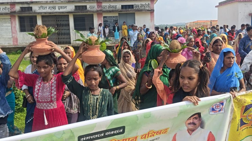 विकास खण्ड बैढ़न एवं चितरंगी में नवांकुर सखी-हरियाली यात्रा कार्यक्रम का किया गया आयोजन