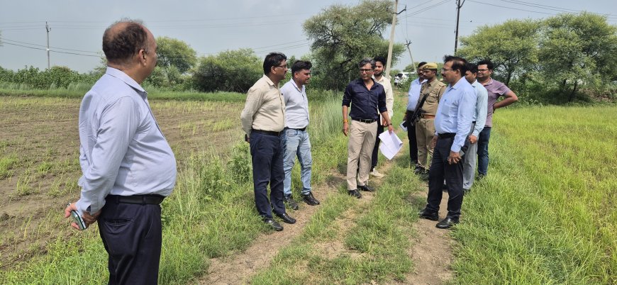 नदीगांव के कमसेरा गांव में मनरेगा कार्यों का निरीक्षण, मानक के अनुसार निर्माण हेतु जिलाधिकारी ने दिए कार्यवाही के निर्देश