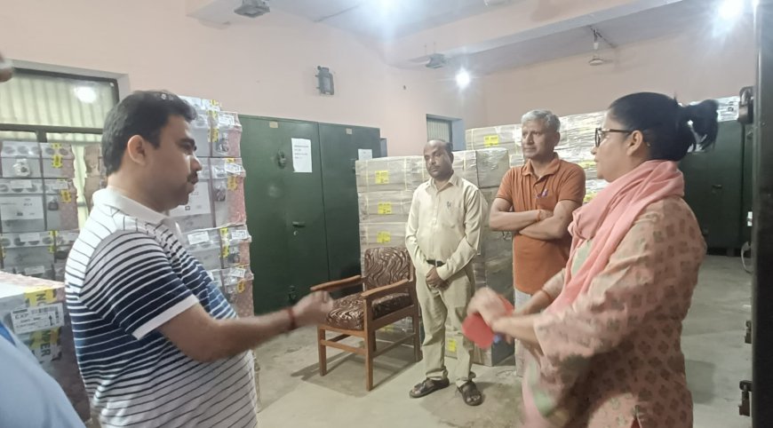 आरओ/एआरओ परीक्षा केन्द्रों का डीएम ने किया निरीक्षण