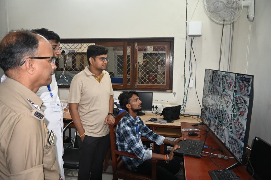 जनपद  चित्रकूट में आयोजित हो रही समीक्षा अधिकारी/सहायक समीक्षा अधीकारी (प्रा0) परीक्षा-2023 को सकुशल नकलविहीन,शान्तिपूर्ण एवं पारदर्शी ढंग से सम्पन्न कराये जाने परीक्षा केन्द्रों का भ्रमण कर निरीक्षण किया गया
