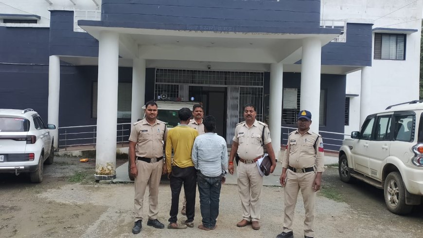 चितरंगी पुलिस की अबैध मादक पदार्थो के विरूध्द लगातार  कार्यवाही   63 सीसी कोडिन युक्त कफ सिरप एवं एक मोटर साईकिल जप्त