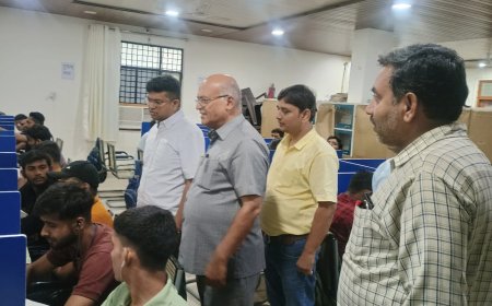 जिलाधिकारी  शिवशरणप्पा जी एन ने आज राजकीय जिला पुस्तकालय व मुख्यमंत्री अभ्युदय कोचिंग सेंटर संचालन का औचक निरीक्षण किया।